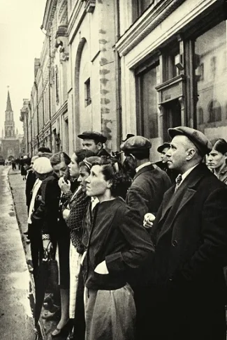 Russia. XX century in photographs. 1941—1945. Кадр 2