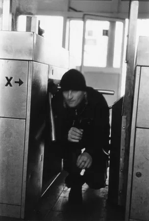 Exit to the city. Кадр 3