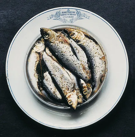 From the Series Public Dining,1998-1999. Кадр 2