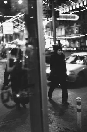 The Tverskaya street through night and a snow. Кадр 8