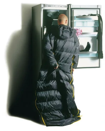 Talking to a refrigerator. Кадр 3