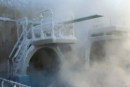 Isn’t it cold?. Кадр 7