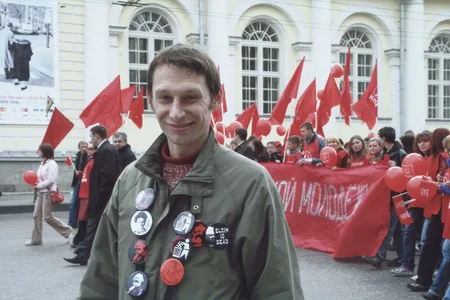 Forever young or in the red light. Кадр 2