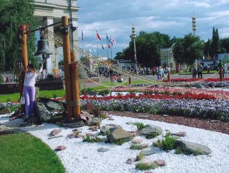Festival of flowers on the VVC. Кадр 1
