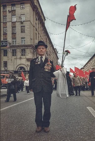 Демонстрация поколений. Кадр 12