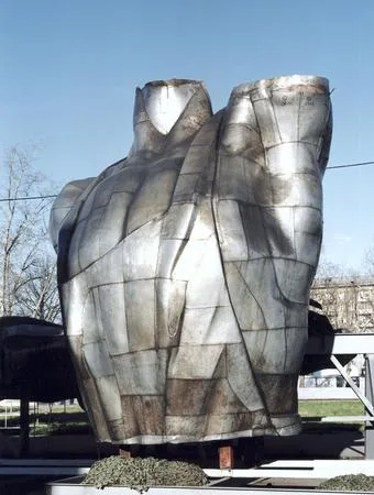 Last symbol of the Socialist realism. Кадр 17