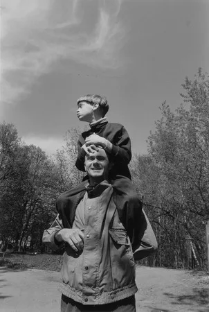 Love conquers disease (Walking with Max). Кадр 4