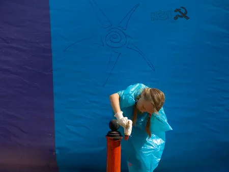Festival of color. Кадр 6