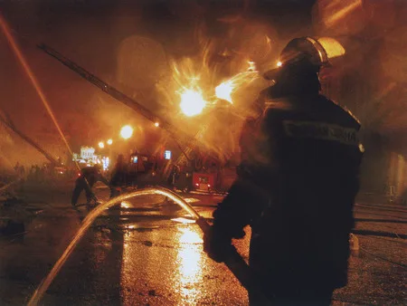 Впечатления от пожара 14 марта 2004г. Кадр 11