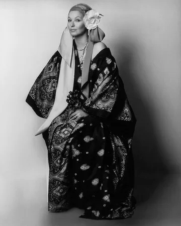 Closer to the body. Russian costume in photographs XIX — XXI centuries. Кадр 19