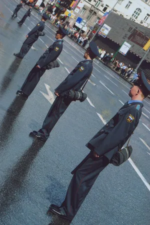 To Serve and protect. Кадр 7