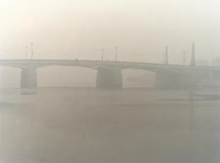 Смог в городе. Кадр 13
