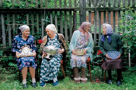 Наши бабушки. Кадр 1