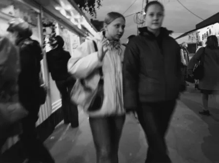 The street’s character. Кадр 6