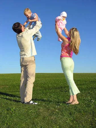 Family. Кадр 8