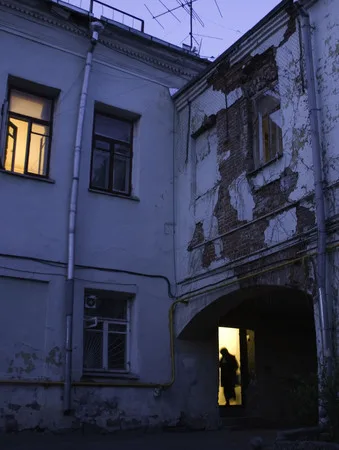 Московских окон негасимый свет. Кадр 5