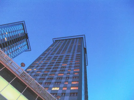 Corners. Кадр 5