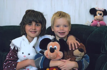 Mama, papa, brother and me — patronage family. Кадр 12