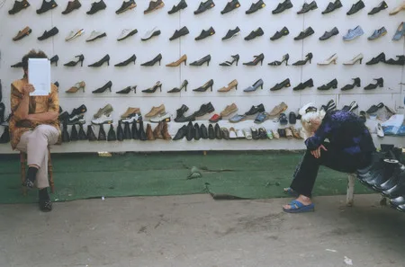 Moscow. Street. Market. waste ground (Totalrealism). Кадр 1