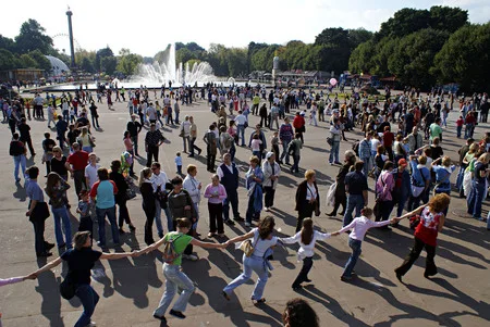 Silver Rain radiostation party in Central Park of culture. Кадр 12