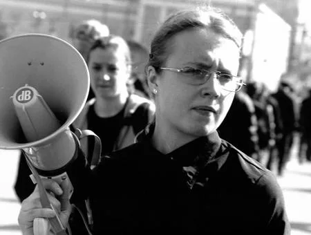Первомайская демонстрация национал-большевиков. Кадр 7