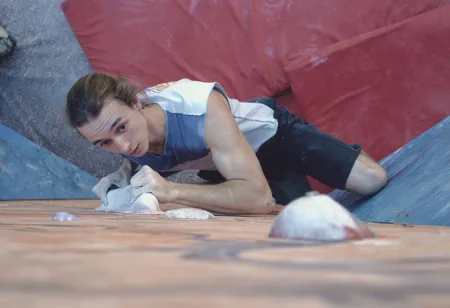 Competitions of the rock-climbing. The Moscow Cup 2004. Кадр 2