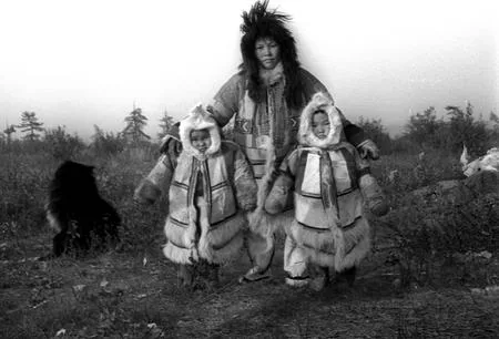 Nganasans. History of NYA people/ Temptation by color. Кадр 3
