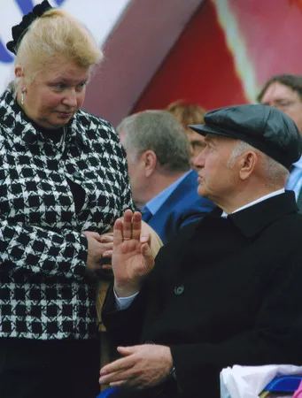 Political high society. A triptych.. Кадр 3