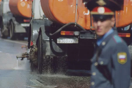 To Serve and protect. Кадр 3