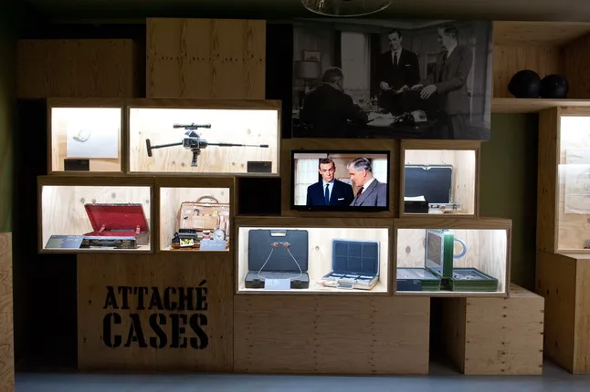 Designing 007: Fifty Years of Bond Style. Кадр 9
