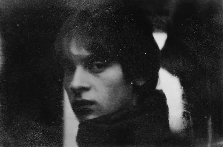 Beyond the glass. Кадр 6