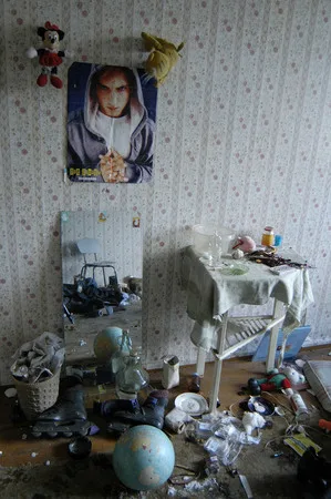 Eviction (never to return). Кадр 2