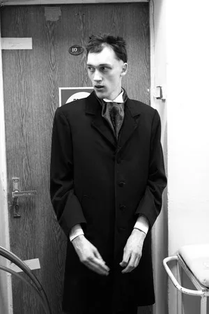 Theatre of Simple-hearted: before the performance. Кадр 6