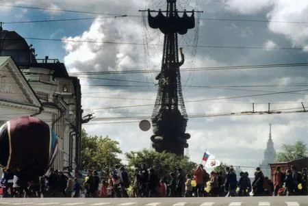 Parade of the Moscow students. Кадр 3
