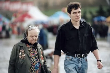 In memory, in persons, in hearts Day of the Victory — 2003. Кадр 12
