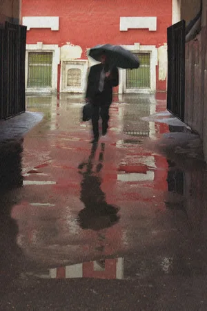 Streets of rain. Кадр 4