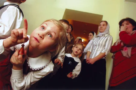 Patriarch Alexiy II in children's home. Кадр 7