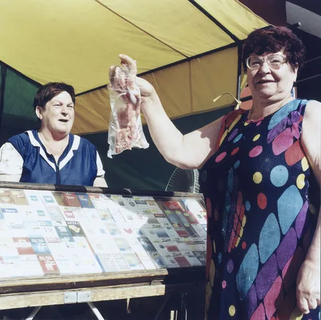 Saleswomen. Кадр 9