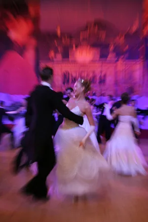 Viennese ball. Кадр 4