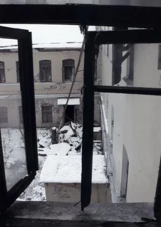 On ruins of a profitable house on Neglinka. Кадр 5