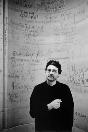 Звезды мирового искусства создают новый облик Рейхстага. 1999. Кадр 3