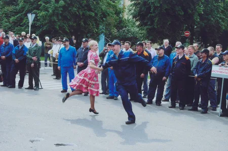 Moscow craftsmen. Competition of professional skills 2009 among turners, millers and locksmiths. Кадр 5