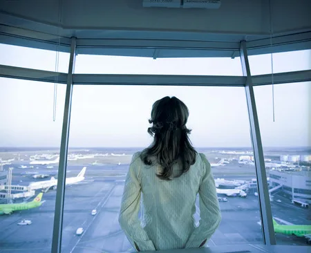 Instead of God (air traffic controllers). Кадр 4