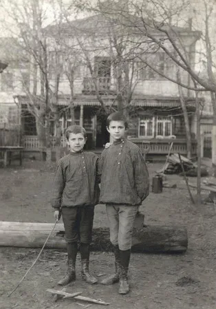 Children’s fashion 100 years ago. Кадр 7