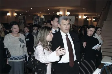 Visiting by prefect UVAO of Moscow Zotov of the Children. Кадр 3