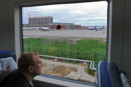 The next stop: Sheremetievo airport. Кадр 2