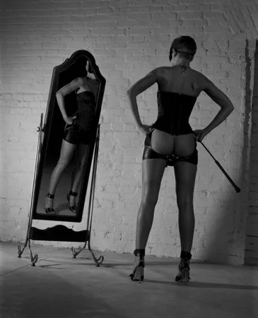 The fire of my chairs. Кадр 4