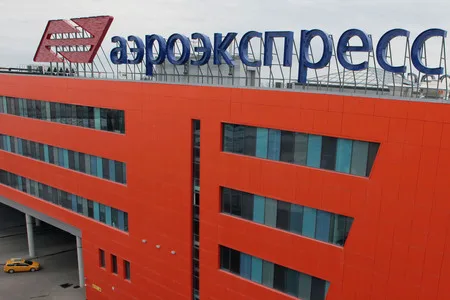 The next stop: Sheremetievo airport. Кадр 7