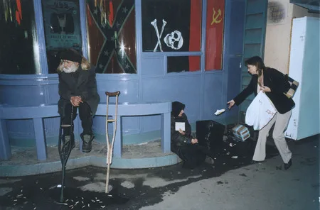 Moscow. Street. Market. waste ground (Totalrealism). Кадр 6