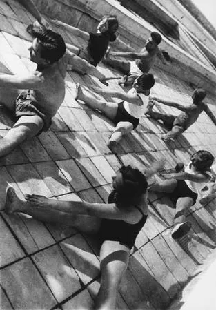 Photorelay race. From Rodchenko up to now. Кадр 3